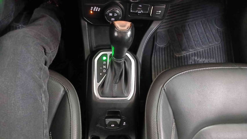jeep renegade 2.0 16v turbo diesel longitude 4p 4x4 automatico 201919