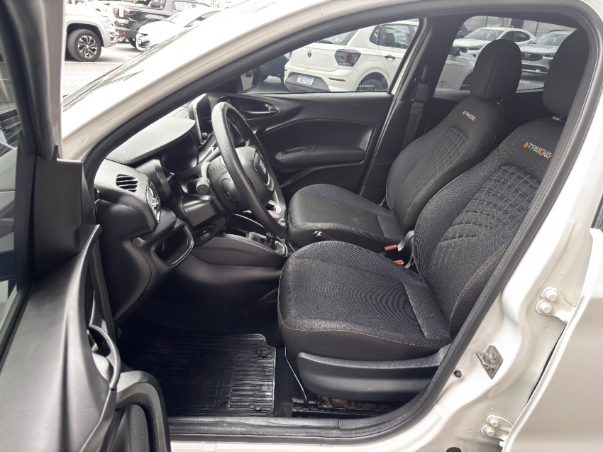 fiat argo 1.3 firefly flex trekking manual 4p automatico 20239