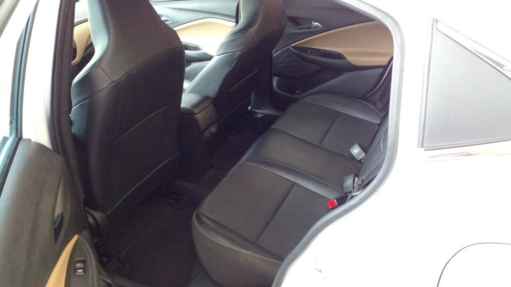 chevrolet onix plus premier 1.0 tb 12v at6 flex automatico 202019