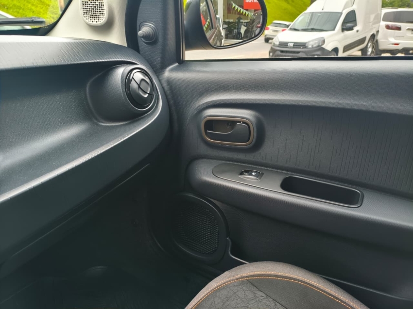 fiat mobi 1.0 evo flex trekking manual 4p 202411