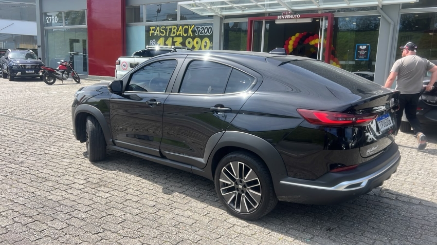 fiat fastback 1.0 hibrido automatico 20262