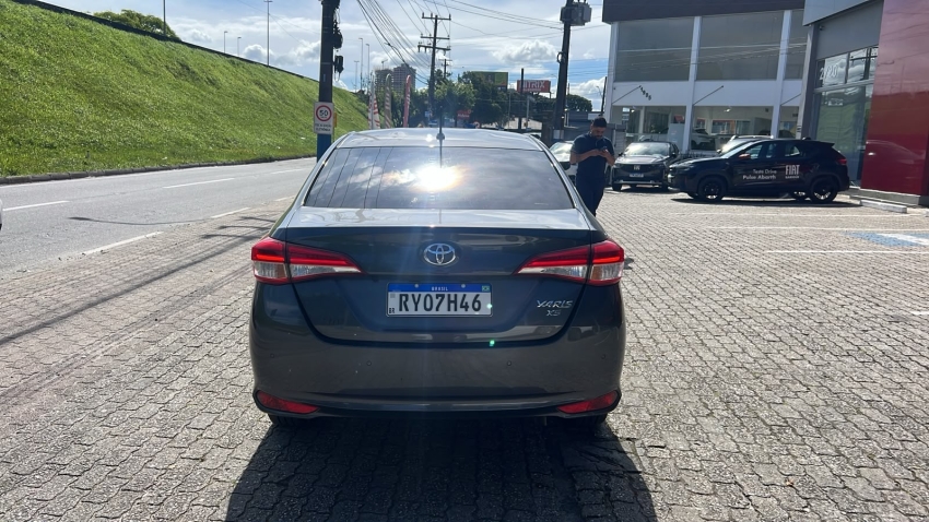 toyota yaris 1.5 flex automatico 20243