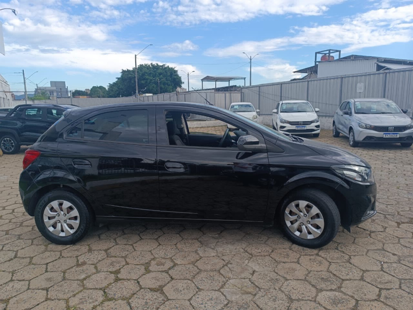 chevrolet onix 1.0 mpfi lt 8v flex 4p manual 2018