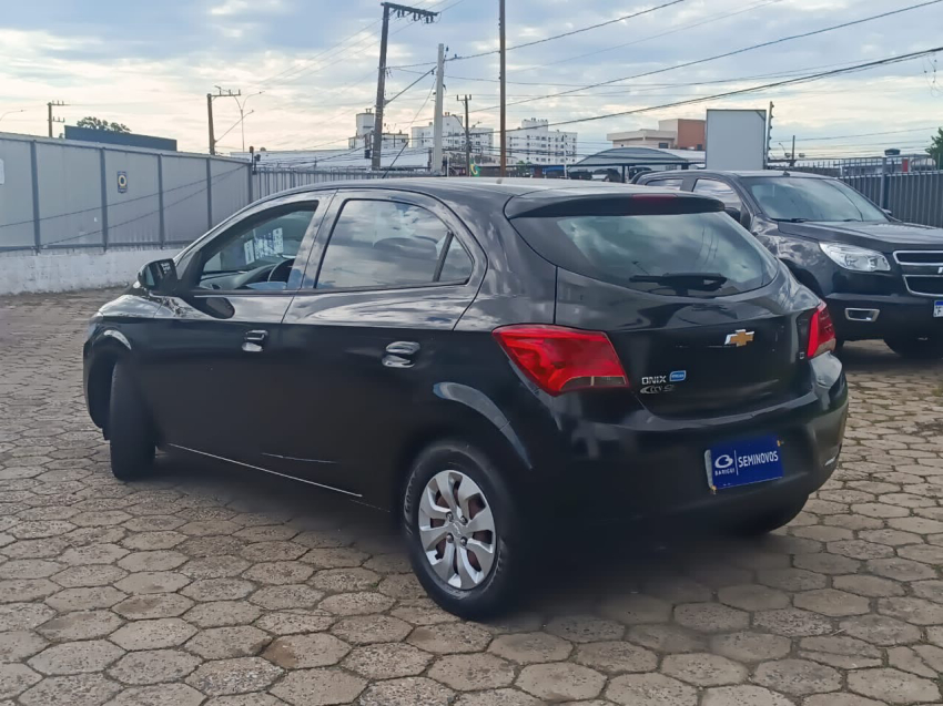 chevrolet onix 1.0 mpfi lt 8v flex 4p manual 2018