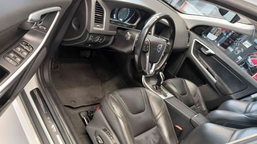 volvo xc60 2.0 t5 dynamic fwd turbo gasolina 4p automatico 2015