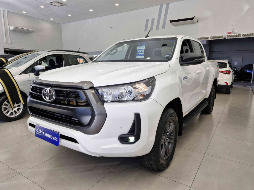 toyota hilux 2.8 d-4d turbo diesel cd sr 4x4 automatico 4p 2024