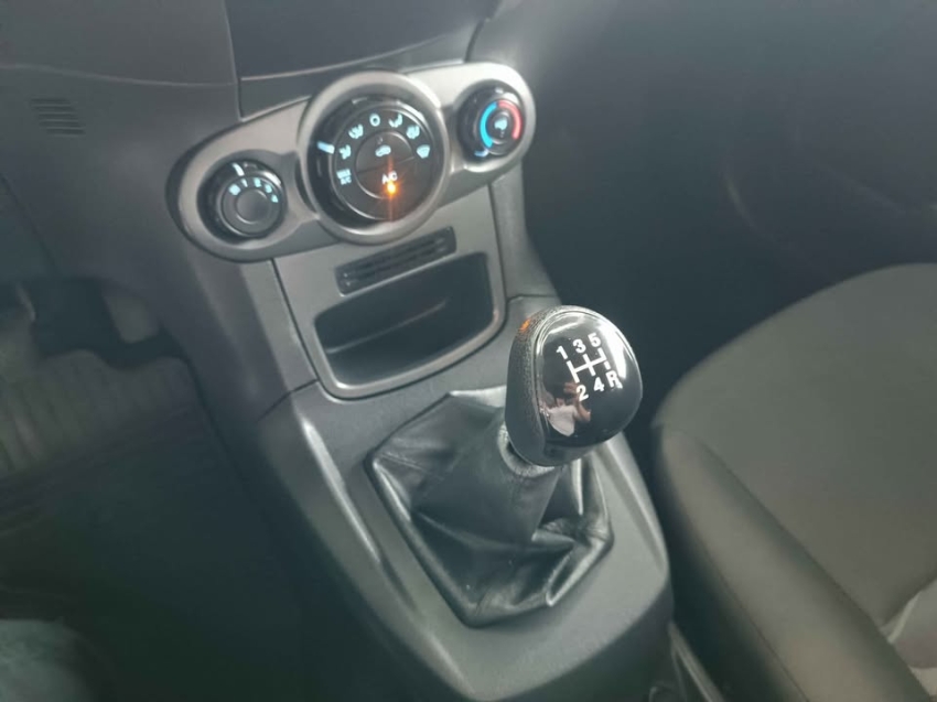 ford fiesta 1.5 s hatch 16v flex 4p manual 2015