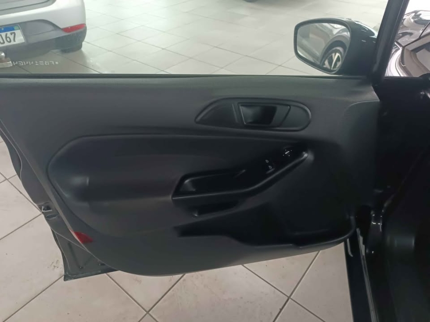 ford fiesta 1.5 s hatch 16v flex 4p manual 2015