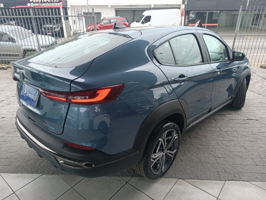 fiat fastback 1.0 turbo 200 hybrid impetus cvt hibrido 4p automatico 2025