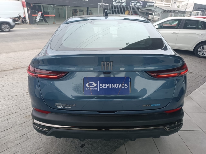 fiat fastback 1.0 turbo 200 hybrid impetus cvt hibrido 4p automatico 2025