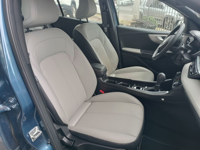 fiat fastback 1.0 turbo 200 hybrid impetus cvt hibrido 4p automatico 2025