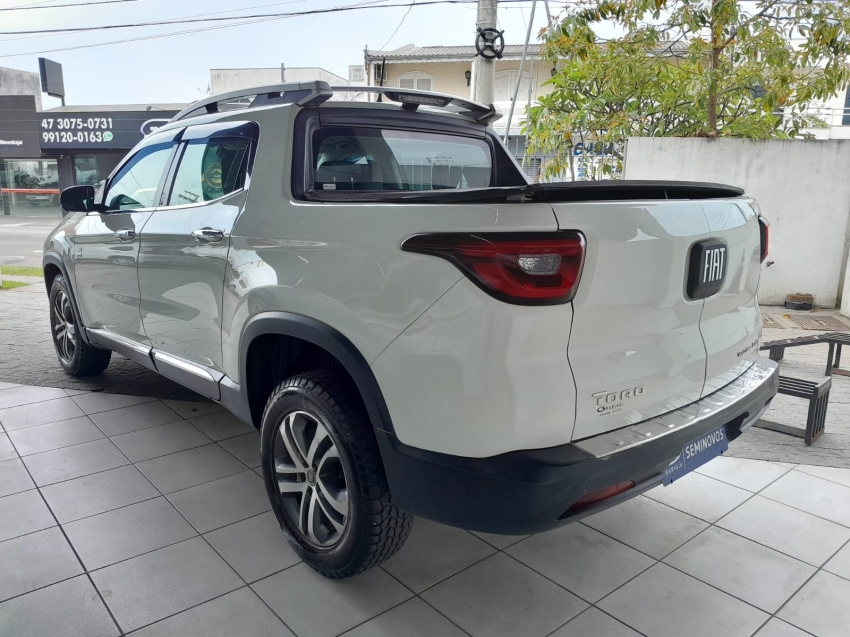 fiat toro 2.0 16v turbo diesel volcano 4wd at9 4p automatico 2017