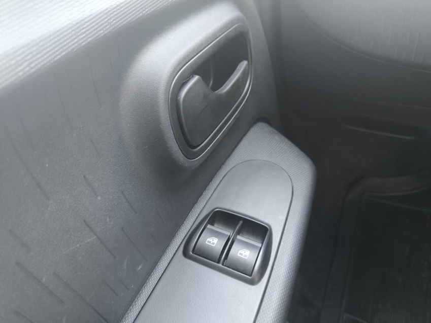 fiat mobi 1.0 evo flex like. manual 4p 202512