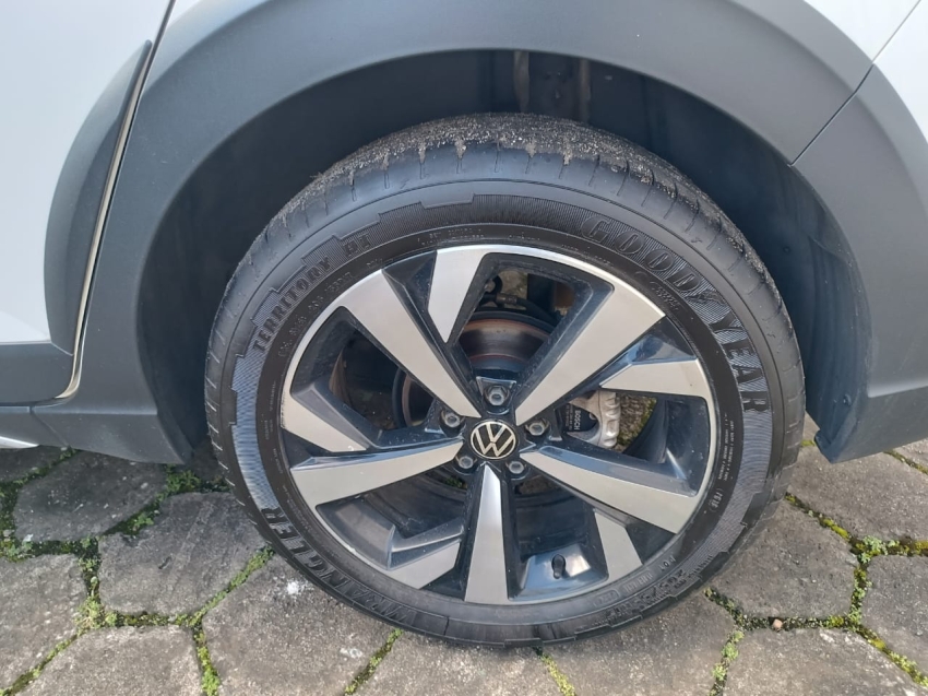 volkswagen nivus 1.0 200 tsi total flex comfortline automatico 4p 20236