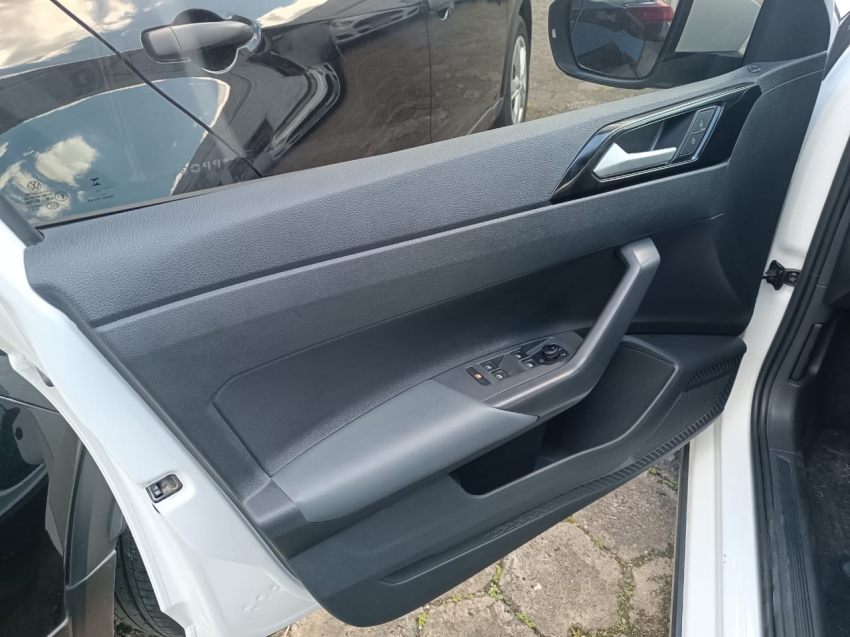 volkswagen nivus 1.0 200 tsi total flex comfortline automatico 4p 202311