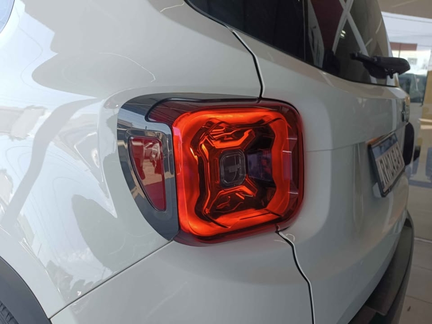 jeep renegade 1.8 16v flex longitude 4p automatico 20214