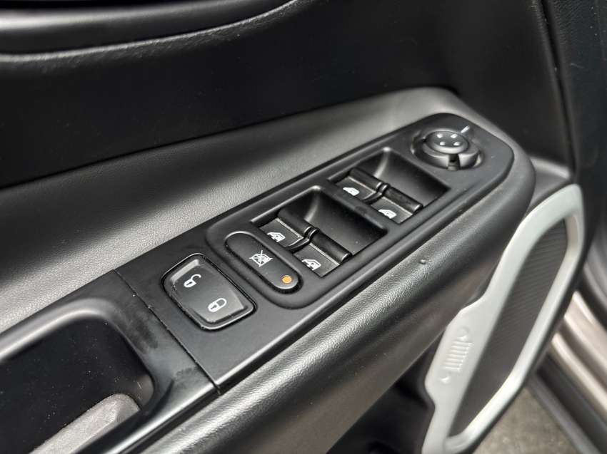 jeep renegade 1.8 16v flex longitude 4p automatico 20218