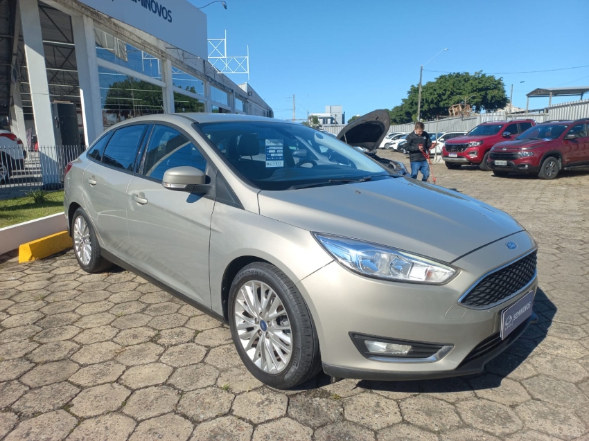 ford focus 2.0 se plus 16v flex 4p powershift 5p automatico 2018