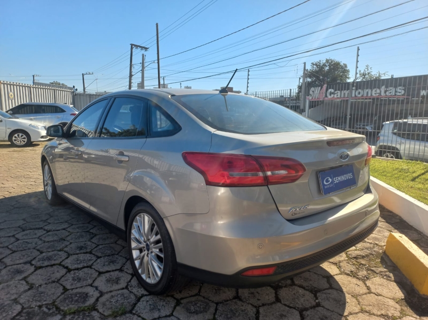 ford focus 2.0 se plus 16v flex 4p powershift 5p automatico 20183