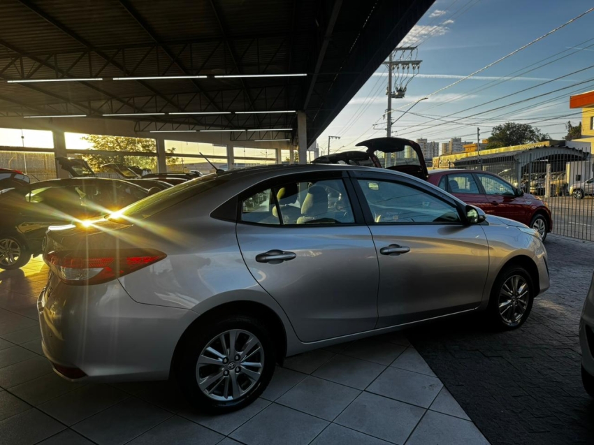 toyota yaris 1.5 flex automatico 20205
