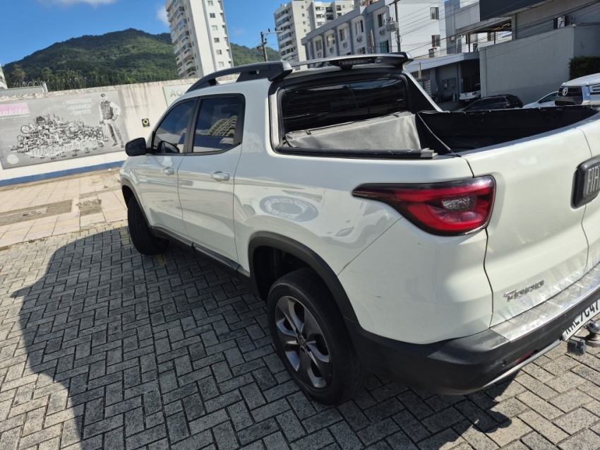 fiat toro 1.8 flex 20204