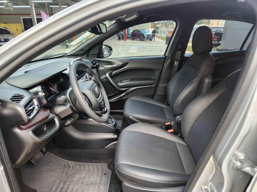 fiat cronos 1.3 flex automatico 2025