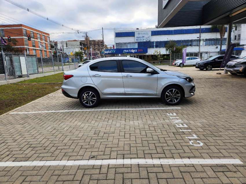 fiat cronos 1.3 flex automatico 2025