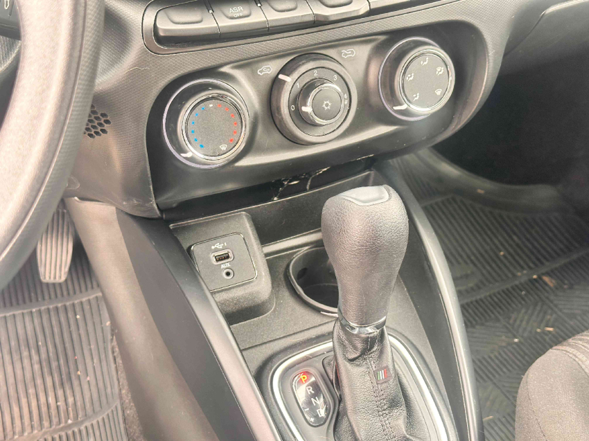 fiat argo 1.3 firefly flex drive cvt 4p automatico 2025