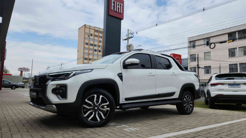 fiat strada 1.0 turbo 200 flex ranch cd cvt 4p automatico 2024