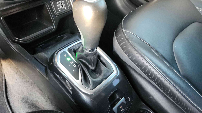 jeep renegade 1.3 t270 turbo flex longitude at6 4p automatico 202319