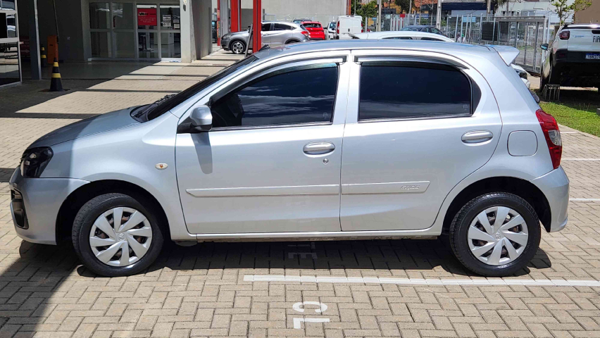 toyota etios 1.3 x 16v flex 4p automatico 20203