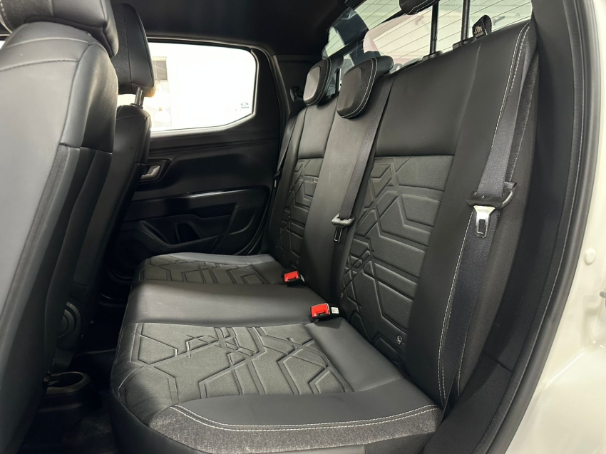 fiat strada 1.3 firefly flex volcano cd cvt 4p automatico 202315