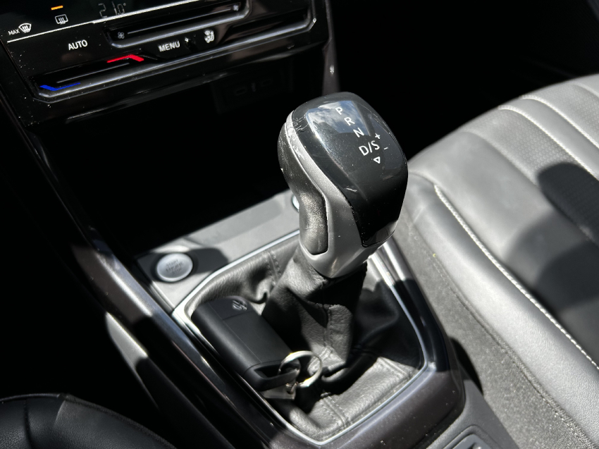 volkswagen t-cross 1.0 200 tsi total flex comfortline automatico 4p 202516