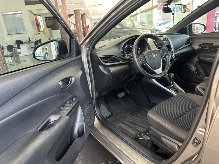 toyota yaris 1.3 16v flex xl live multidrive automatico 202119