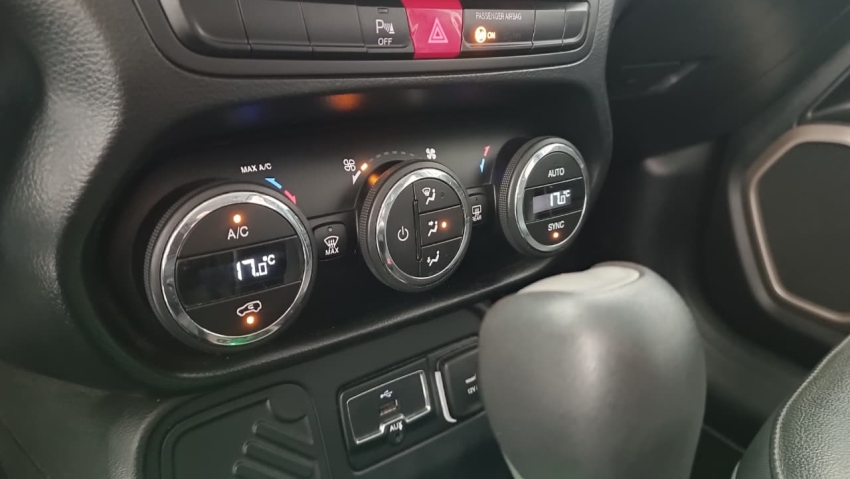 jeep renegade 1.8 16v flex longitude 4p automatico 201619