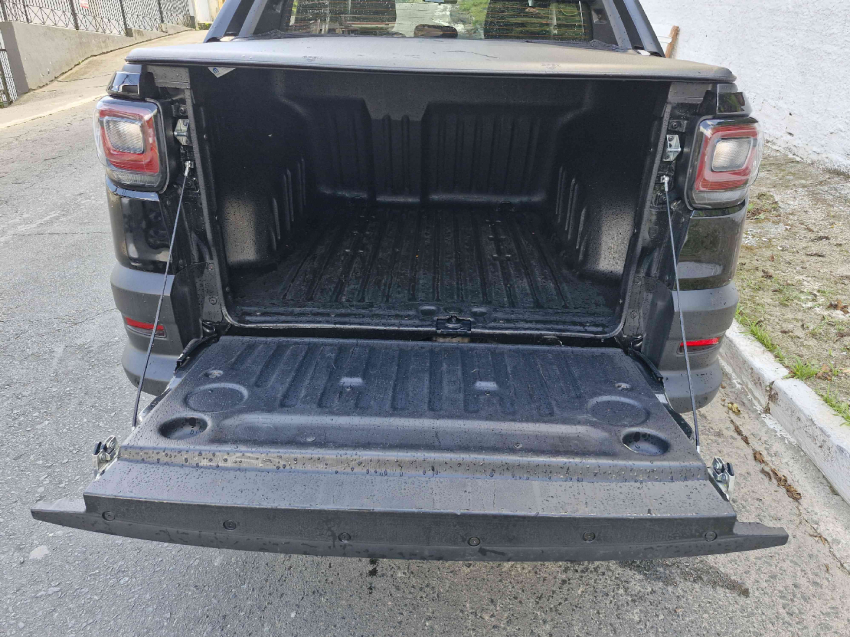 fiat strada 1.3 firefly flex volcano cd cvt 2025