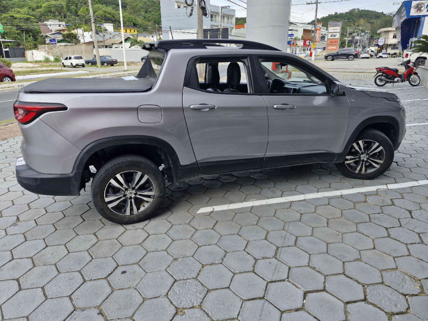 fiat toro 1.3 turbo 270 flex freedom at6 2023