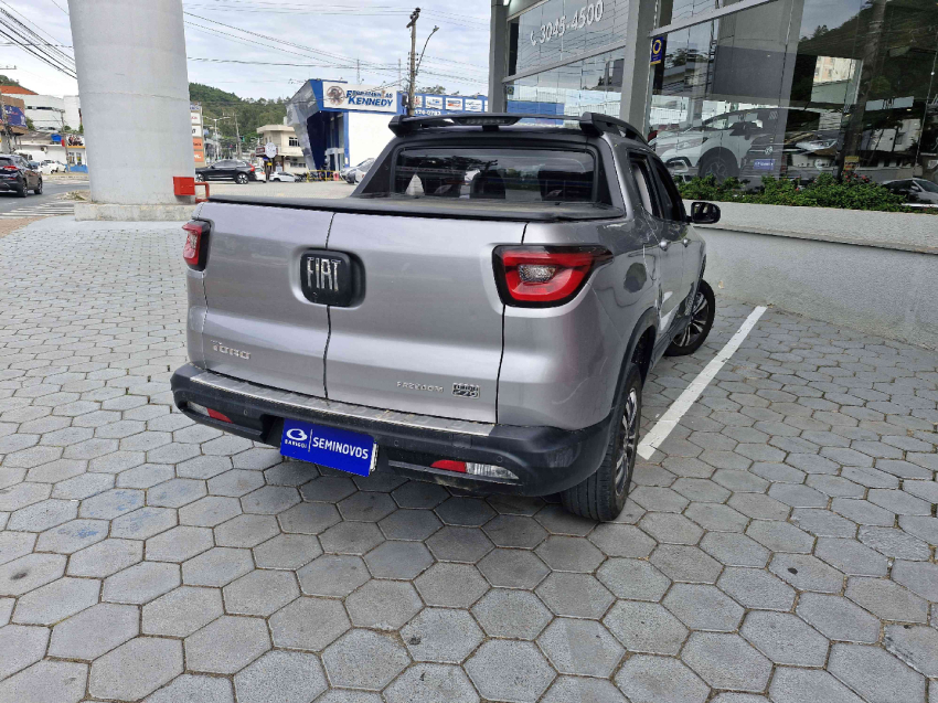 fiat toro 1.3 turbo 270 flex freedom at6 2023