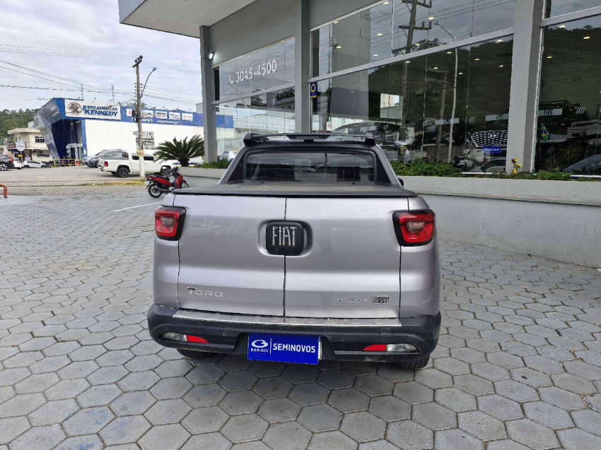 fiat toro 1.3 turbo 270 flex freedom at6 2023