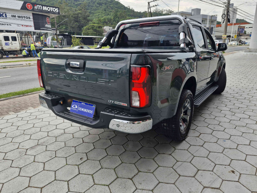 chevrolet s10 2.8 16v turbo diesel high country cd 4x4 automatico 4p 2025