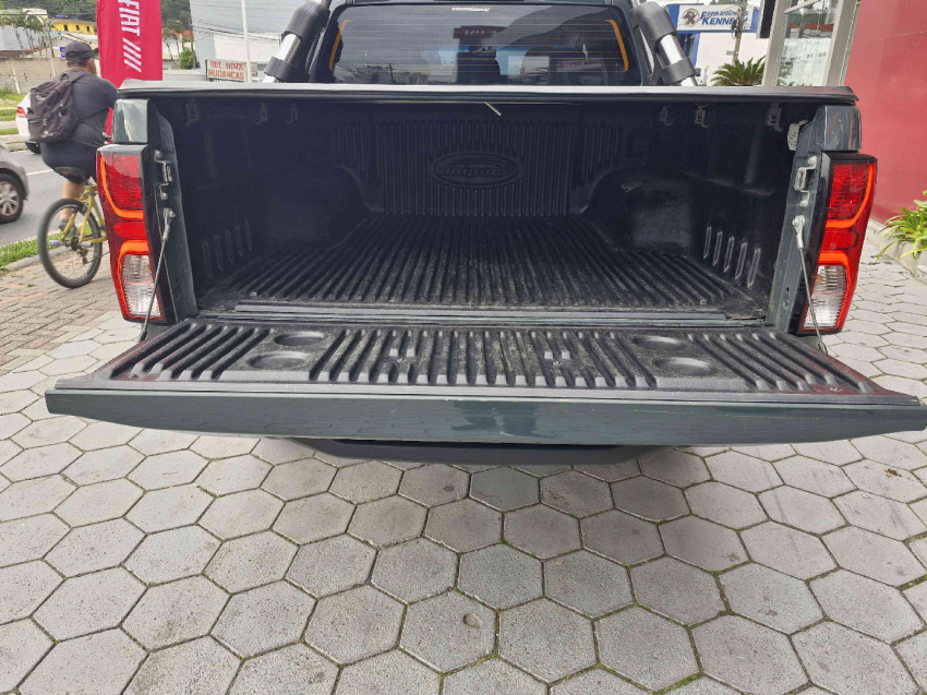 chevrolet s10 2.8 16v turbo diesel high country cd 4x4 automatico 4p 2025