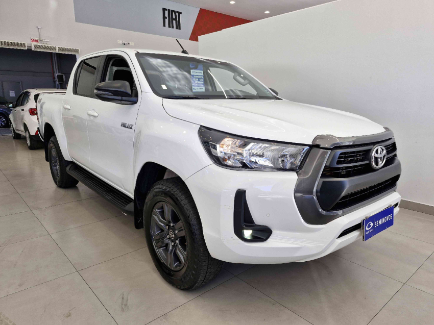 toyota hilux 2.8 d-4d turbo diesel cd sr 4x4 automatico 4p 2024