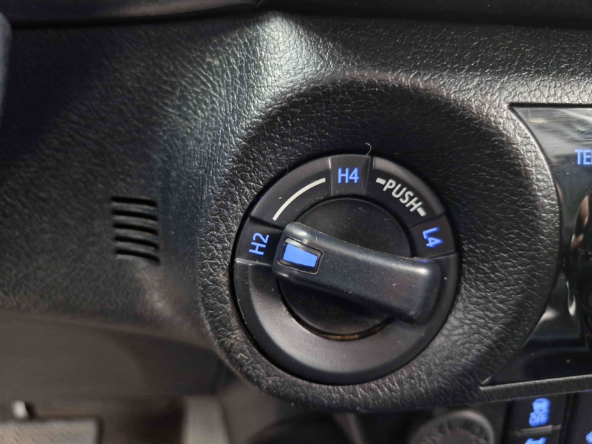 toyota hilux 2.8 d-4d turbo diesel cd sr 4x4 automatico 4p 2024