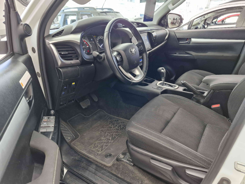 toyota hilux 2.8 d-4d turbo diesel cd sr 4x4 automatico 4p 2024