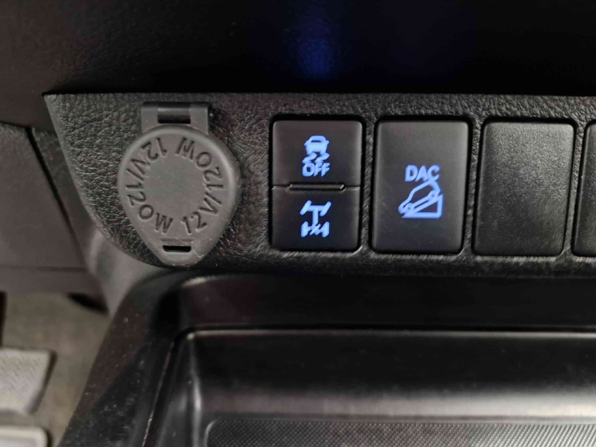 toyota hilux 2.8 d-4d turbo diesel cd sr 4x4 automatico 4p 2024