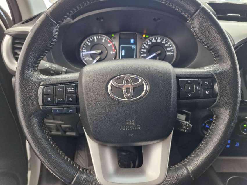 toyota hilux 2.8 d-4d turbo diesel cd sr 4x4 automatico 4p 2024