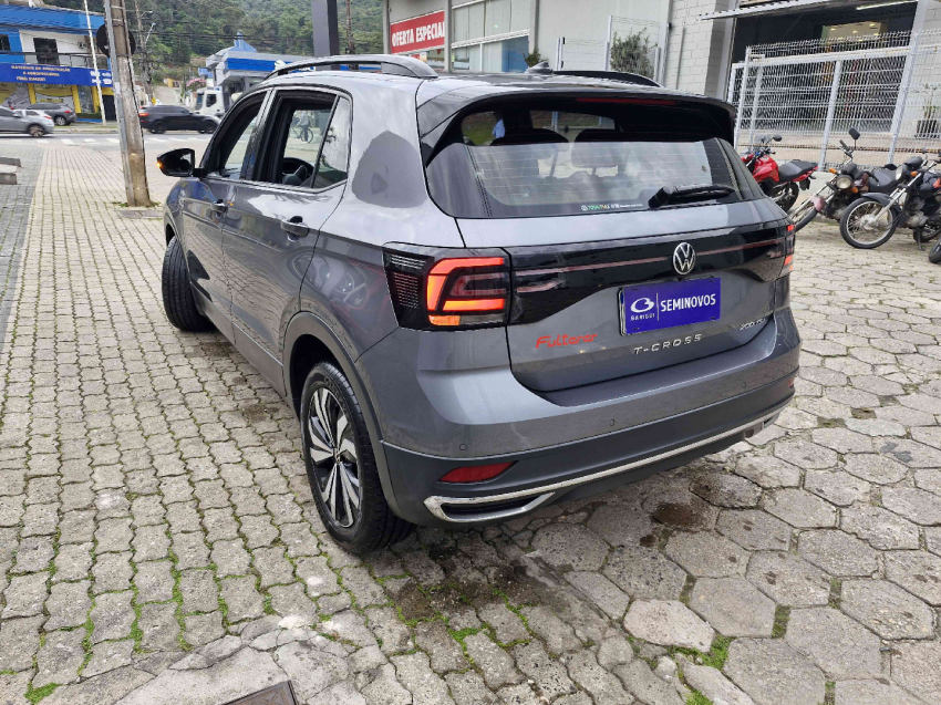 volkswagen t-cross 1.0 200 tsi total flex automatico 4p 2024
