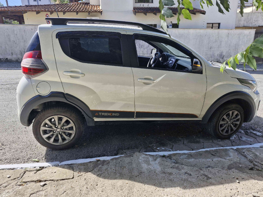 fiat mobi 1.0 evo flex trekking manual 4p 2025