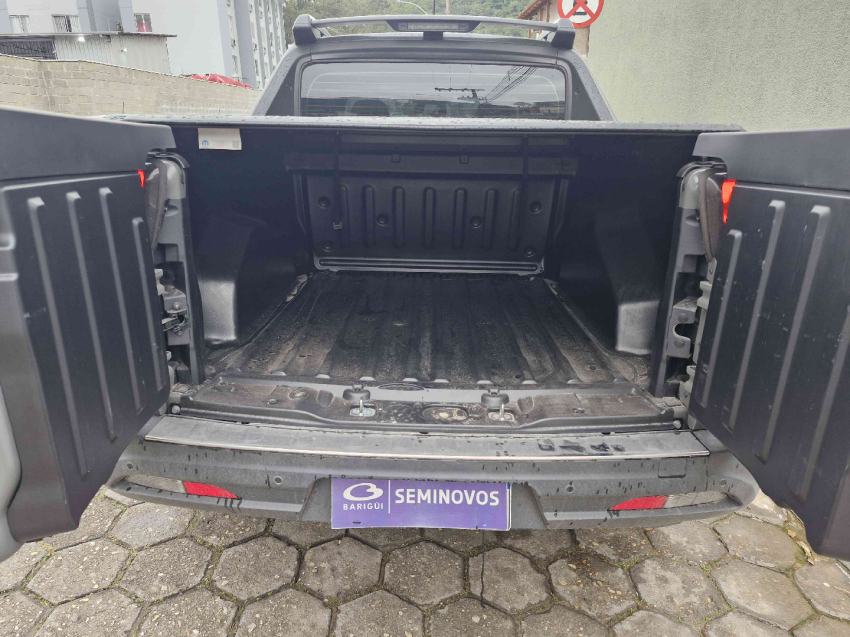 fiat toro 1.3 turbo 270 flex volcano at6 4p automatico 2025