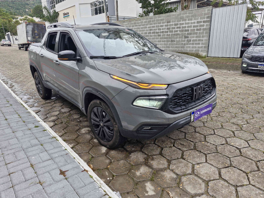 fiat toro 1.3 turbo 270 flex volcano at6 4p automatico 2025